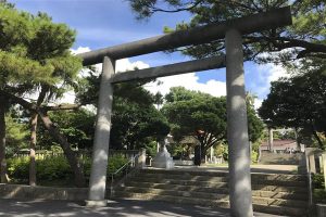 沖縄県護国神社　大きな鳥居