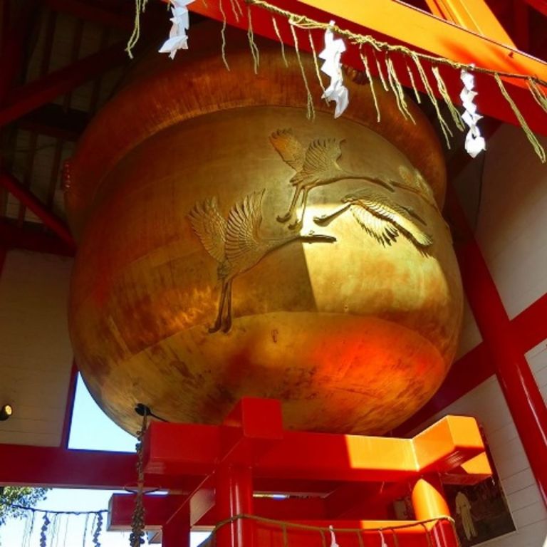 箱崎八幡神社　日本一大きな鈴